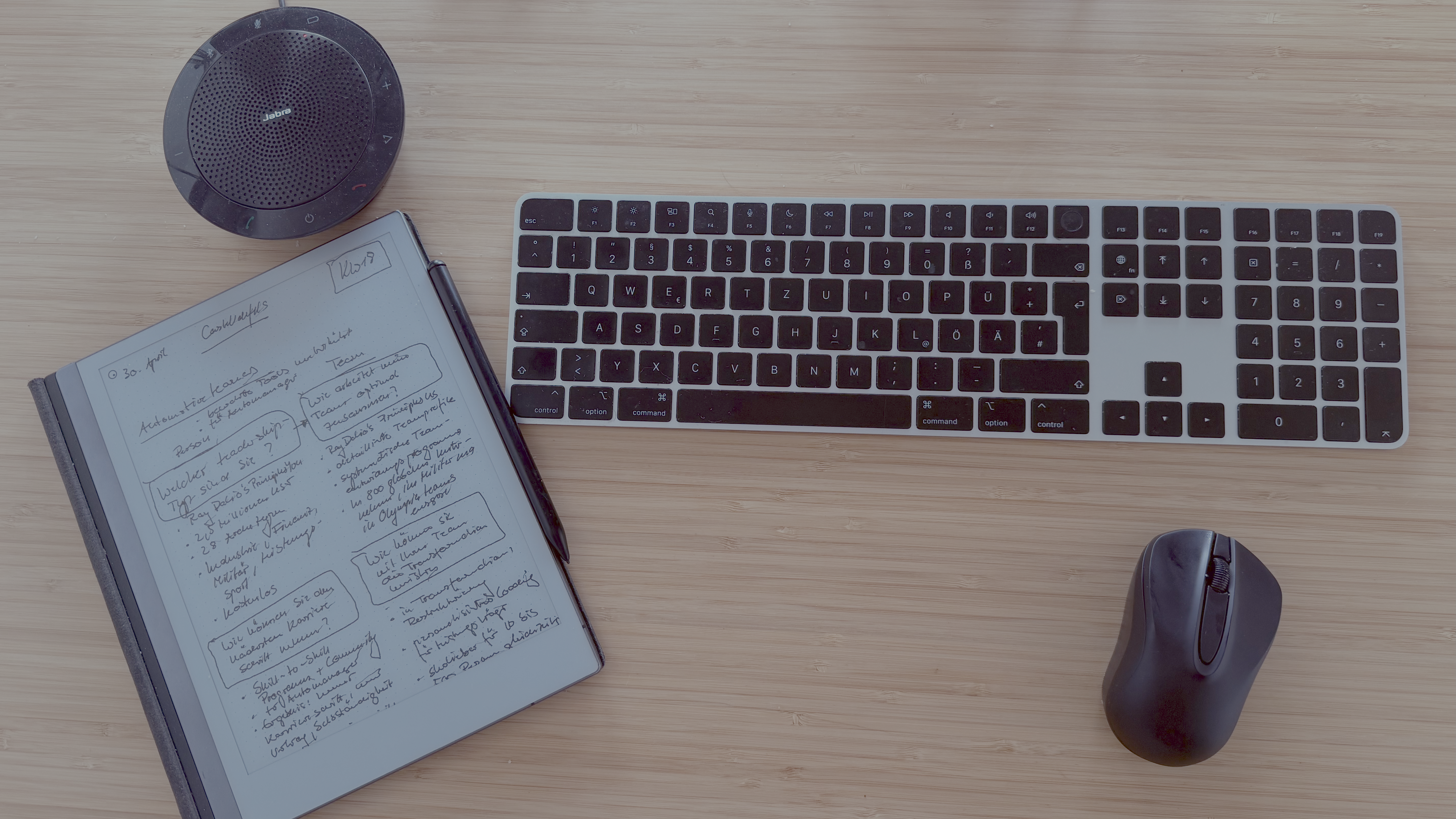 <span id="hs_cos_wrapper_name" class="hs_cos_wrapper hs_cos_wrapper_meta_field hs_cos_wrapper_type_text" style="" data-hs-cos-general-type="meta_field" data-hs-cos-type="text" >Warum Handschrift fürs Leadership zählt – die neuropsychologische Sicht</span>